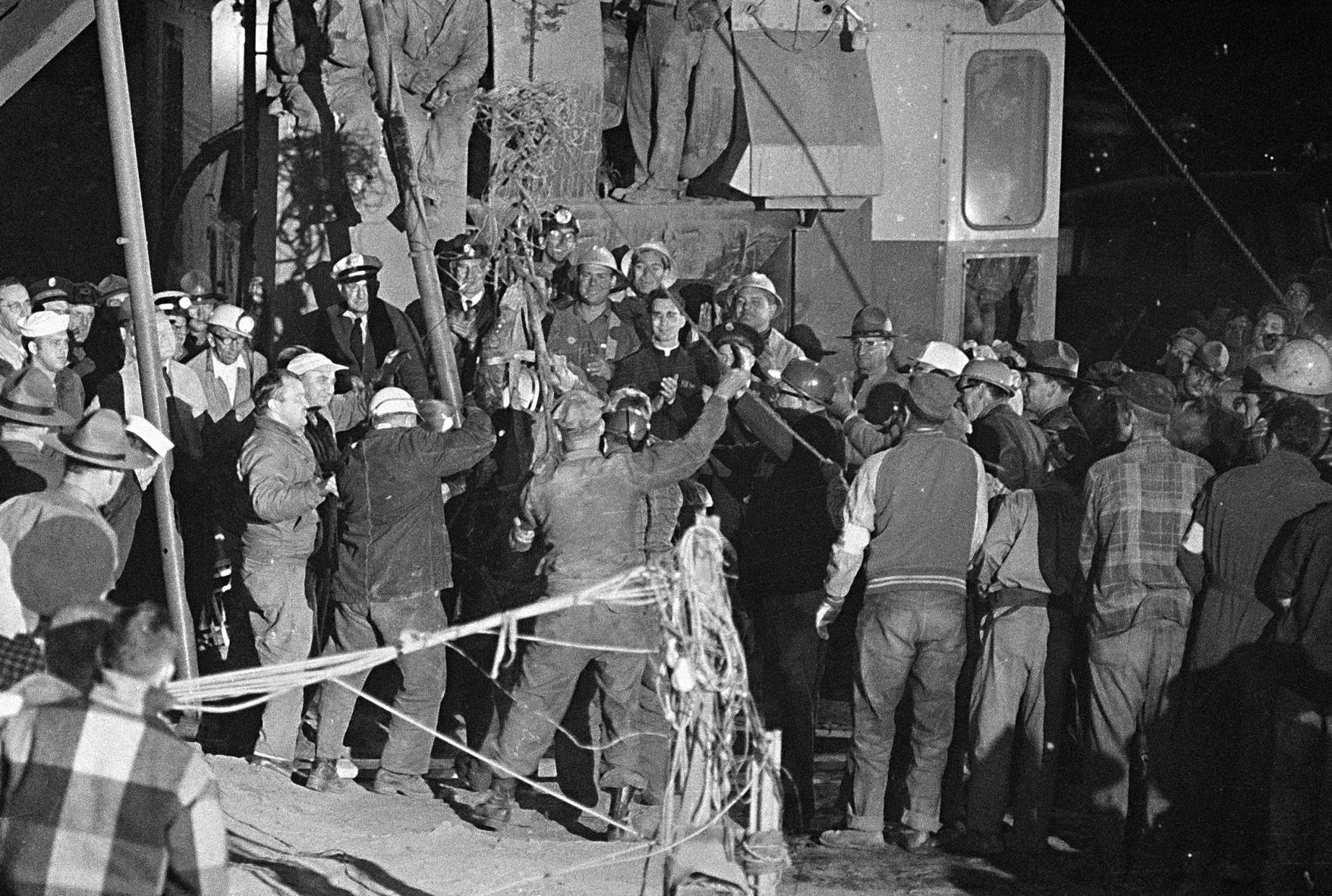 1963: Miner rescued